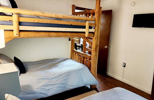 Bartlett Condo | 3 Bears Glen-Walk to Story Land! N. Conway 10 min. away