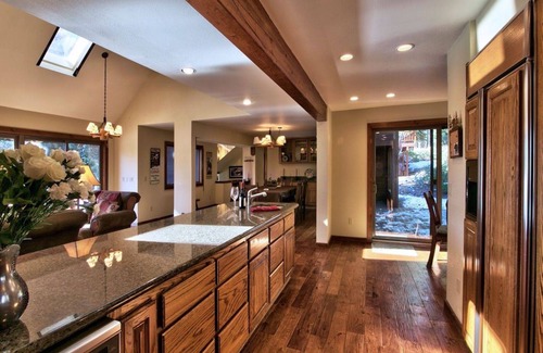 Incline Village House | 3 Bears Lodge: Rustic Golf Course Retreat with Pool & Spa