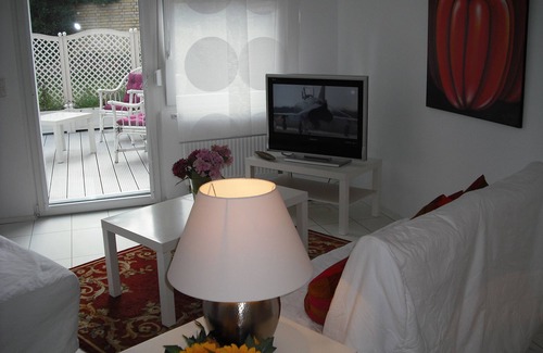 Offenbach am Main Apartment | Comfortable 3 Apartments Ideal for Groups of 6 to 7