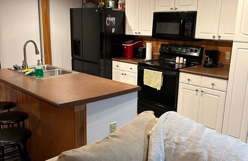Henderson House | Lake House Retreat: Family-Friendly Fun at Lake Norfork