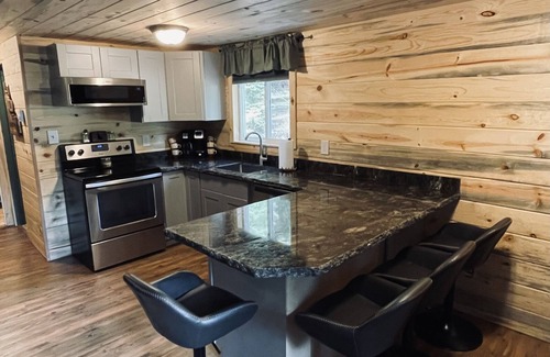 Cascade Cabin | Mountain Retreat: Family-Friendly Getaway with Lake Views