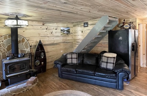 Cascade Cabin | Mountain Retreat: Family-Friendly Getaway with Lake Views