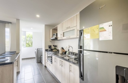 Laureles - Estadio Apartment | Modern 3 Bed Apartment with Pool & Spa in Laureles