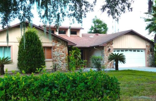 Oviedo House | 3 Bed 2 Bath Amazing Lakeview , Jacuzzi Bath Tub