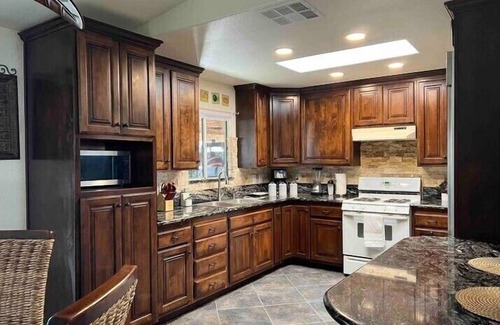 Fontana House | Comfortable 3 Bed Home with Spa Near Fontana Speedway
