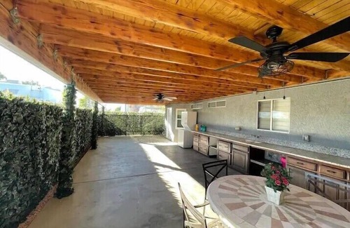 Fontana House | Comfortable 3 Bed Home with Spa Near Fontana Speedway