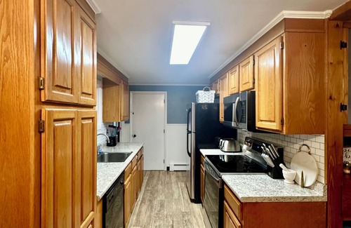 Conway House | 3 bed 2 bath house in Conway. Minutes to Conway center and outlets. Super cozy.
