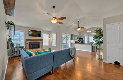 Chapin House | Pet-Friendly Retreat: The Nestle near Lake Murray