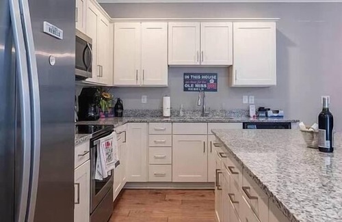 Oxford Condo | Family-Friendly Condo with Pool & Pet Amenities – 10/10 Rating