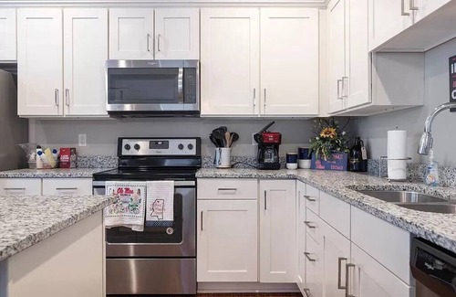 Oxford Condo | Family-Friendly Condo with Pool & Pet Amenities – 10/10 Rating