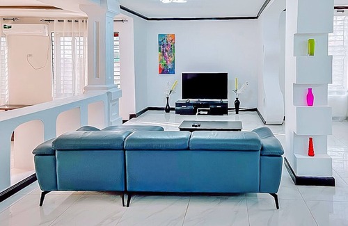 Monrovia Villa | Modern 3-Bedroom Retreat with Kitchen Amenities