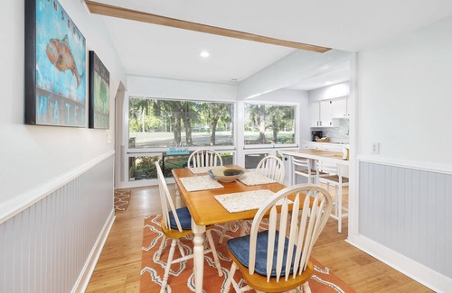 St. Simons Island Condo | Pet-Friendly Townhouse with Ocean View on Golf Course