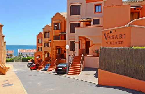Puerto de la Duquesa Apartment | Elegant 3 Bed Duplex Apt with Pool, Steps from the Beach