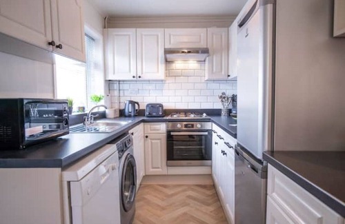 Ashby-de-la-Zouch House | Exceptional 3-Bedroom House in Central Ashby with Parking
