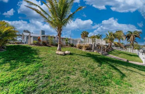 Sarasota Villa | Beautiful 3 Bed, 3 Bath Pool Home with Boat Dock Access