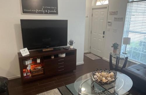Tallahassee Apartment | Family-Friendly 3 Bed, 3 Bath Townhome for Memorable Stays