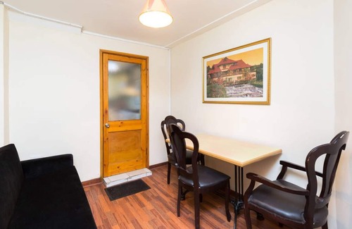 Selly Oak Apartment | Convenient 3-Bed Apartment Close to University & Breakfast