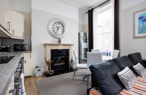Broadstone Apartment | 3 Bed Apt In Phibsborough-12 Min Walk to The Spire