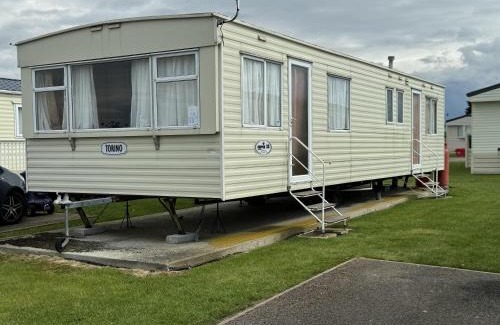 Leysdown-on-Sea House | 3 Bed Caravan - Sleeps 6 - Pets - Parking - Wifi