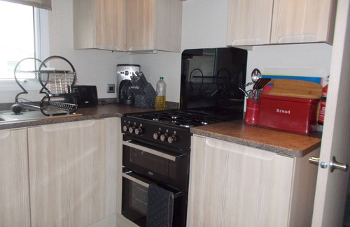 St George Ski Chalet | Comfortable 3-Bed Caravan Near Family-Friendly Abergele