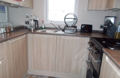 St George Ski Chalet | Comfortable 3-Bed Caravan Near Family-Friendly Abergele