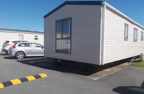 St George Ski Chalet | Comfortable 3-Bed Caravan Near Family-Friendly Abergele