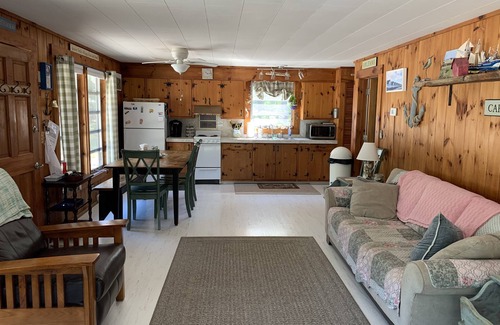 North Eastham House | Charming Cottage Steps to Private Beach – Pet Friendly Haven
