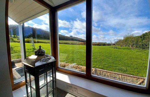 Sunderland Cottage | Charming Countryside Cottage Near Sunderland with Breakfast