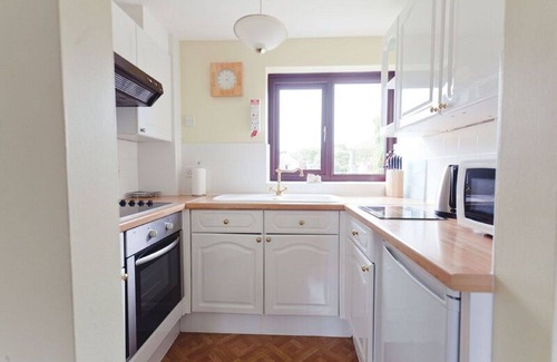 Llandyssiliogogo House | Relaxing 3 Bed Cottage with Hot Tub Near New Quay, Wales