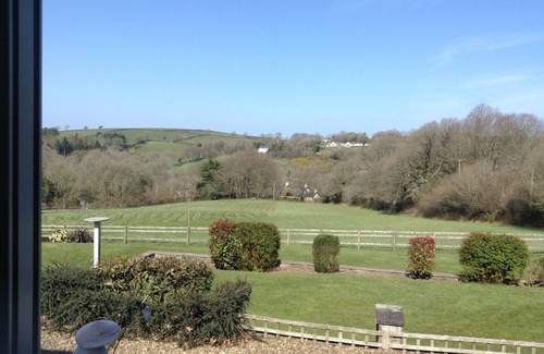 Llandyssiliogogo House | Relaxing 3 Bed Cottage with Hot Tub Near New Quay, Wales