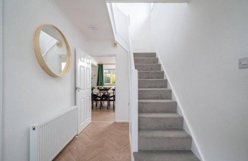 Hitchin Apartment | Family-Friendly 3 Bed Detached House in Hitchin Awaits!