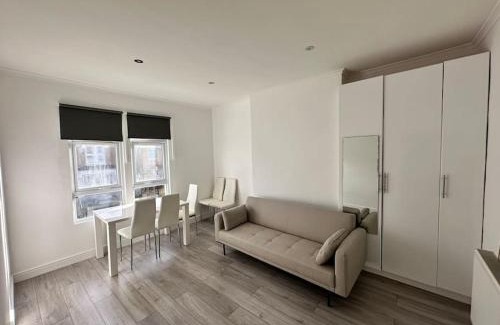 Harringay Apartment | Family-Friendly 3-Bed Hackney/Harringay Flat with High Ratings