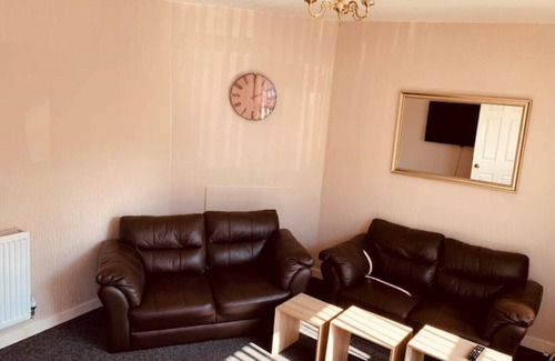 Gamston House | Ideal 3-Bed House for Contractors & Visitors in Coventry