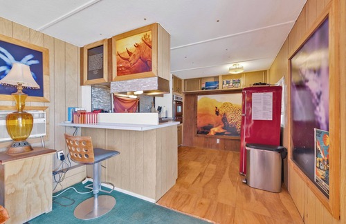 Bombay Beach House | 3-bed house in arts destination Bombay Beach with AC, WiFi, and sculpture garden