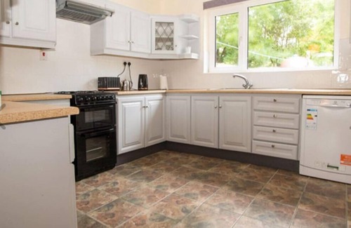 Clonmany House | Cozy 3-Bed House in Clonmany with Scenic Hillside Views