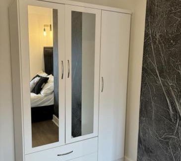 Walsall House | Impeccable 3-Bed House in Walsall - Rated 10/10 by Guests