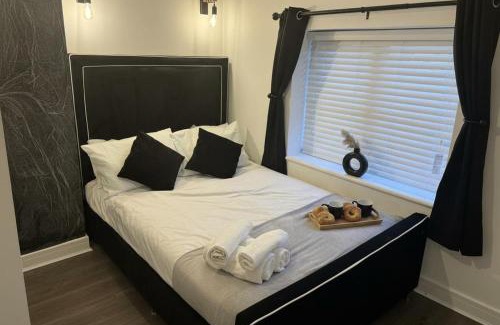 Walsall House | Impeccable 3-Bed House in Walsall - Rated 10/10 by Guests