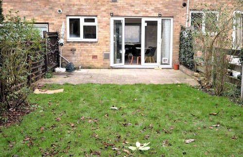 Fairfield House | Convenient 3-Bed House with Parking Near London Bridge