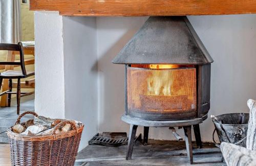 Aberaeron House | Family-Friendly 3-Bed Hotel in Aberaeron: Pet Welcoming Stay