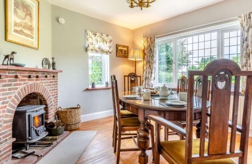 Alfriston House | Cozy 3-Bed Retreat in Pet-Friendly Alfriston