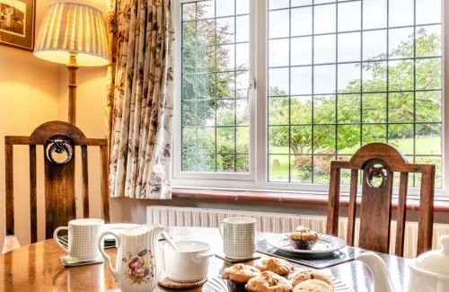 Alfriston House | Cozy 3-Bed Retreat in Pet-Friendly Alfriston