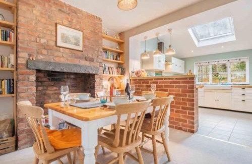 Penny Bridge House | Family-Friendly 3 Bed Retreat in Backbarrow with Hot Tub