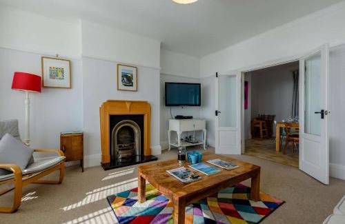 Bexhill-on-Sea Apartment | Family-Friendly 3-Bed Accommodations in Bexhill on Sea