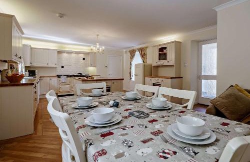 Biggar House | Family-Friendly 3-Bed Retreat in Biggar