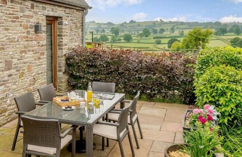 Llanfihangel Tal-y-llyn House | Pet-Friendly 3-Bed Retreat in Brecon for Your Family