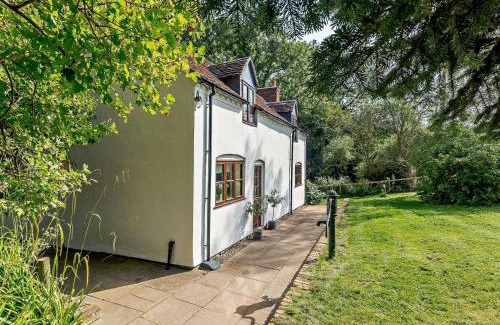 Nordley House | Family-Friendly 3-Bed Retreat in Bridgnorth with Hot Tub