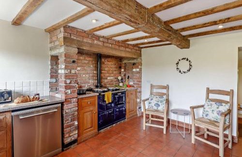 Nordley House | Family-Friendly 3-Bed Retreat in Bridgnorth with Hot Tub