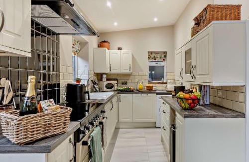 Nordley House | Cozy 3-Bed Retreat in Bridgnorth with Hot Tub & Fireplace