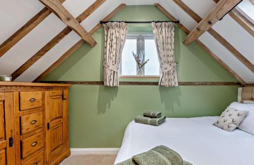 Nordley House | Cozy 3-Bed Retreat in Bridgnorth with Hot Tub & Fireplace
