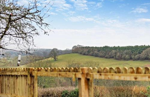 Nordley House | Cozy 3-Bed Retreat in Bridgnorth with Hot Tub & Fireplace